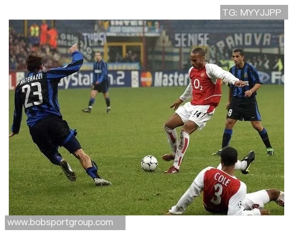 亨利谈争冠形势:曼城复苏让枪手球迷倍感压力与不安 亨利谈争冠形势:曼城复苏让枪手球迷倍感压力与不安