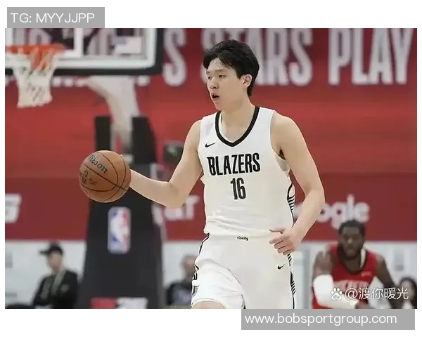 杨瀚森分享比卢普斯的要求强调场上沟通与英语学习的重要性