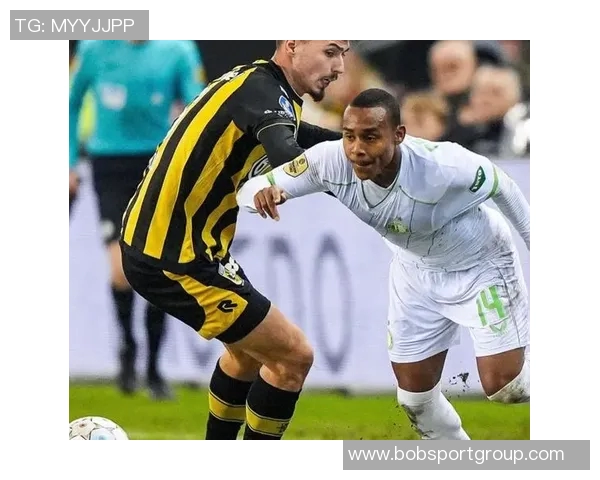 第65分钟萨卡被替换下场马丁内利替补登场展现新活力