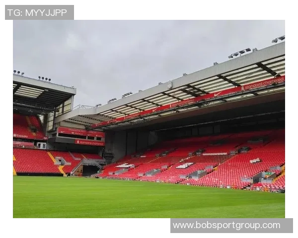 萨拉赫定制护腿板融合埃及文化与利物浦安菲尔德特色展现独特风格